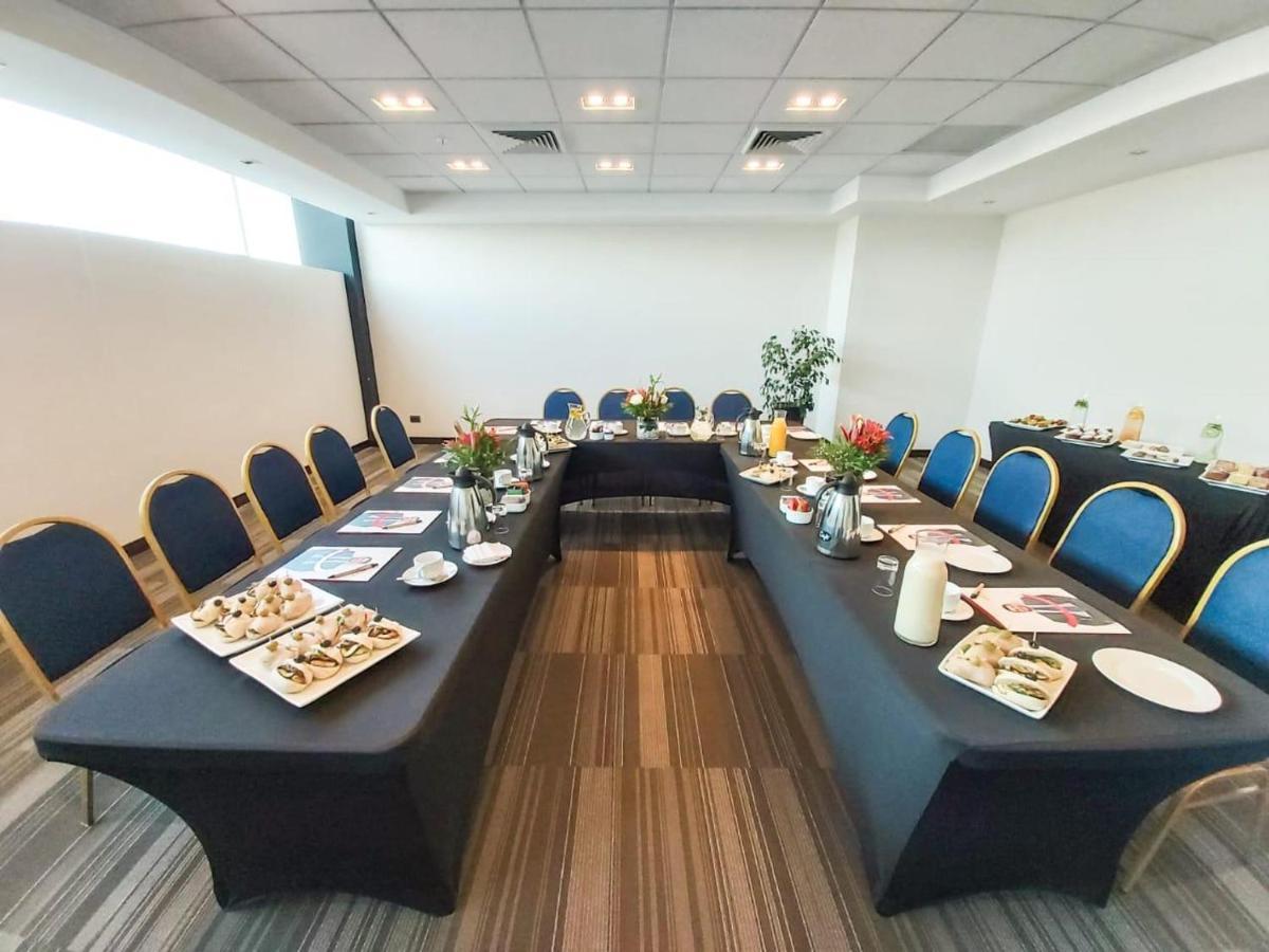 Mds Hotel Chillán Εξωτερικό φωτογραφία Meeting room at the hotel
